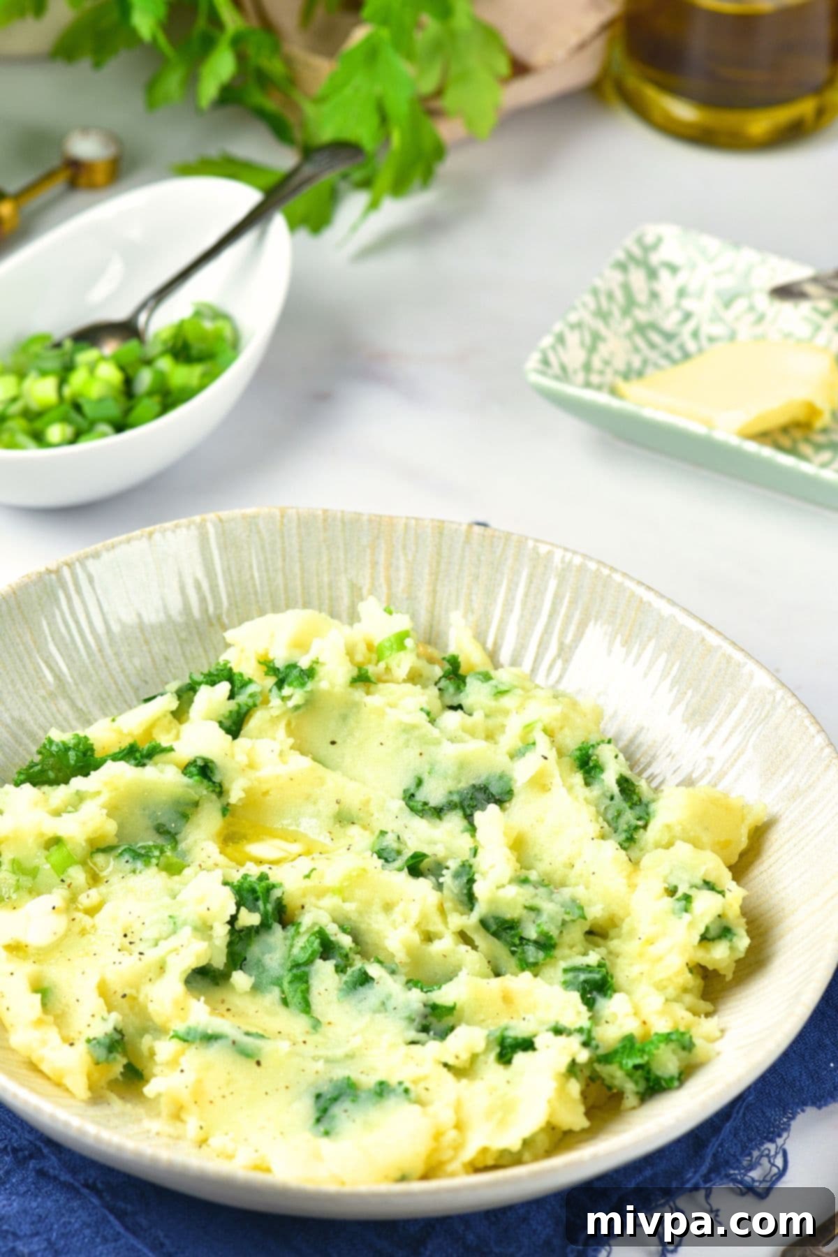 Colcannon (Irish Mashed Potatoes) Serving Suggestion A beautifully presented bowl of kale colcannon, ready to be enjoyed