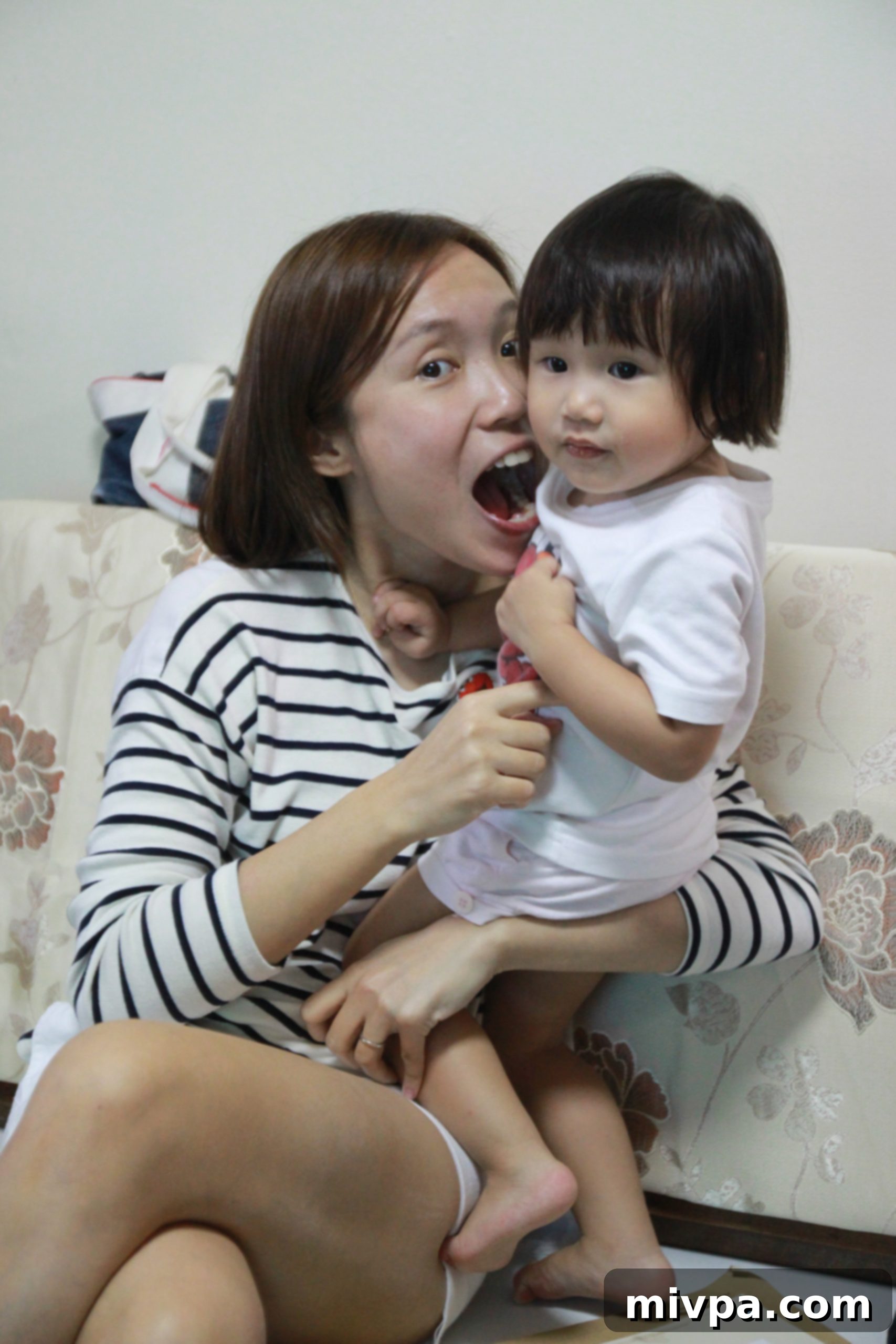 En Tong's playful moments at Chinese New Year