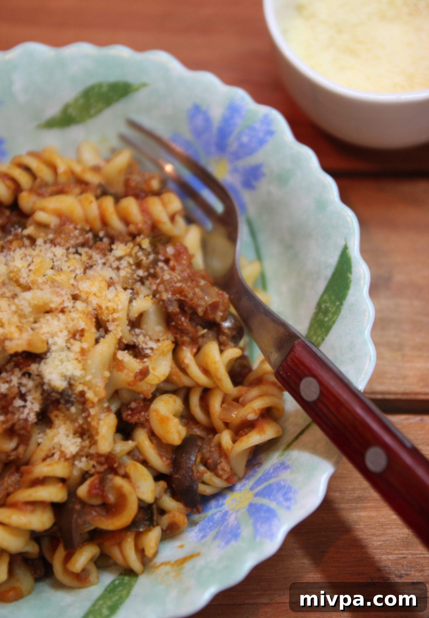 Spiral Pasta with Mediterranean Meat Sauce9