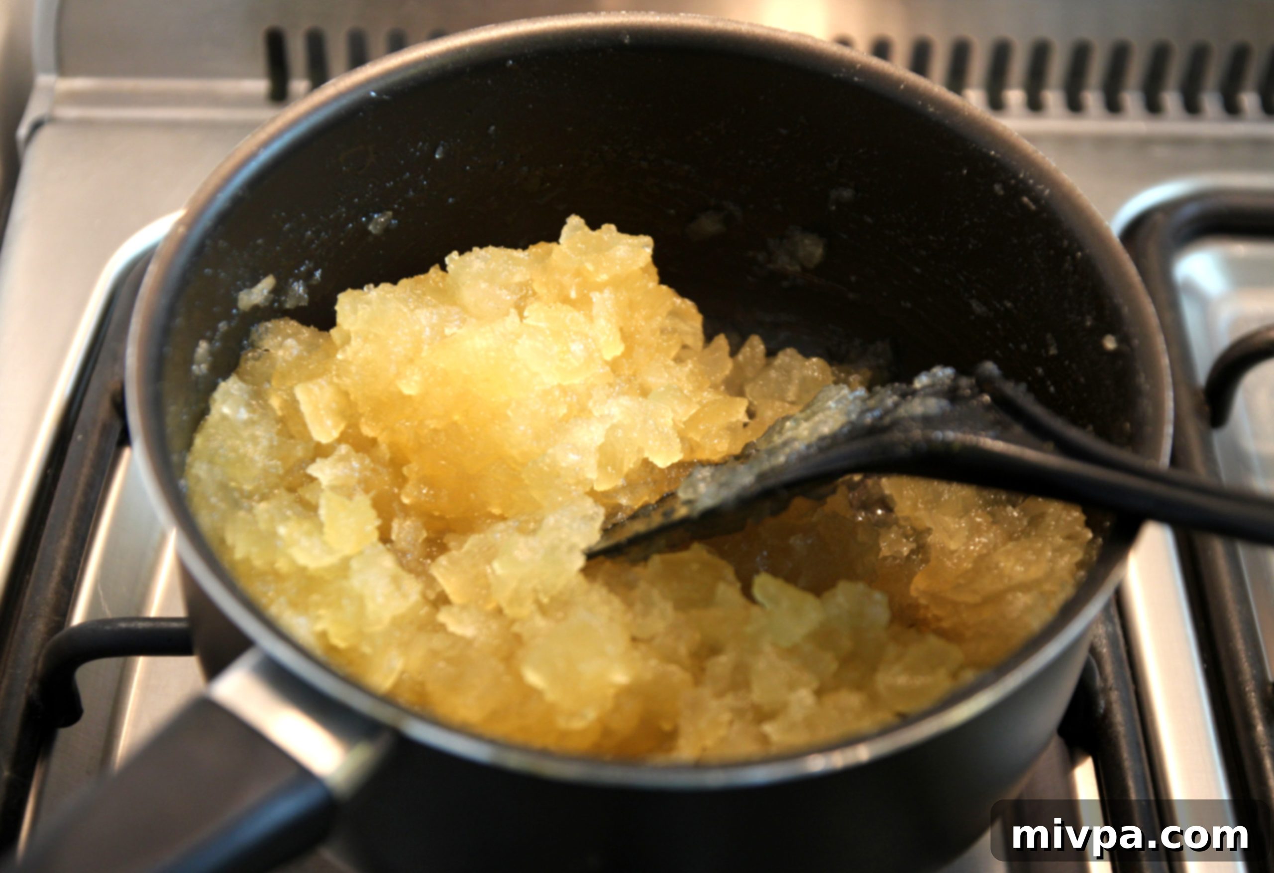 Pineapple paste thickening for tart filling
