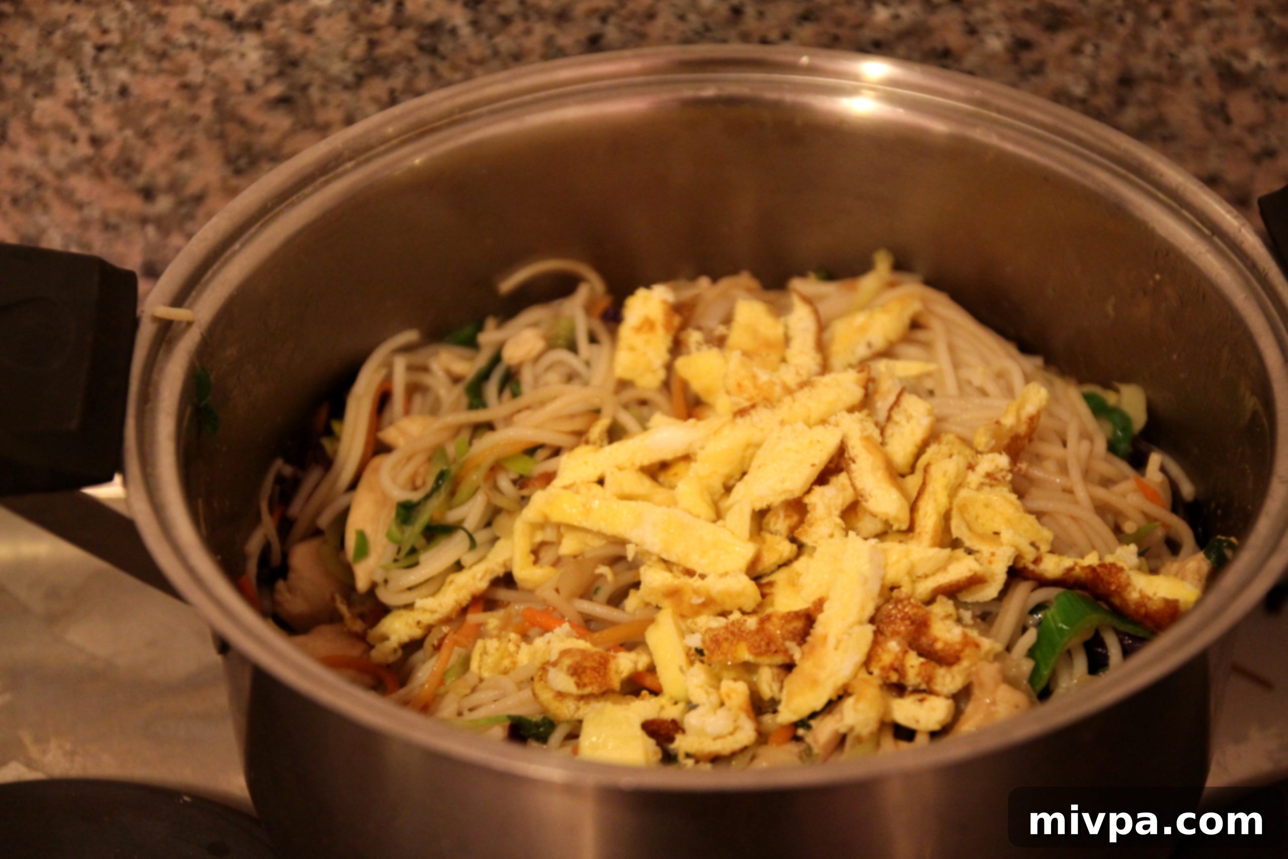Step 7 & 8: Combining cooked rice noodles, vegetables, chicken, and egg with soy sauce
